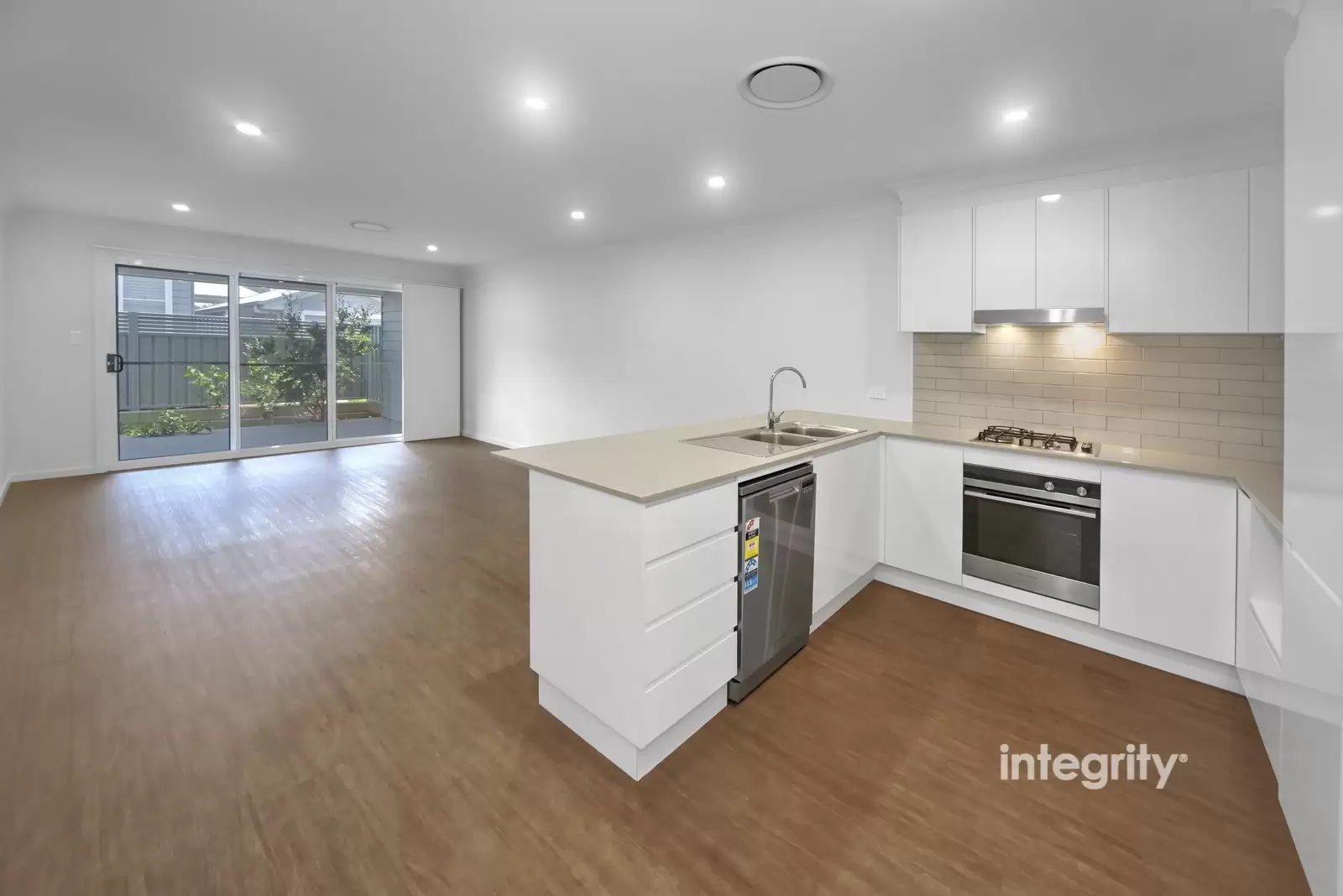 5/30 Cavanagh Lane, West Nowra Sold by Integrity Real Estate - image 2