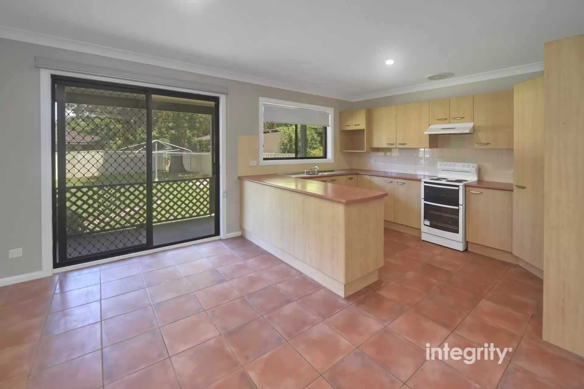 64 Cambewarra Road, Bomaderry Sold by Integrity Real Estate - image 3