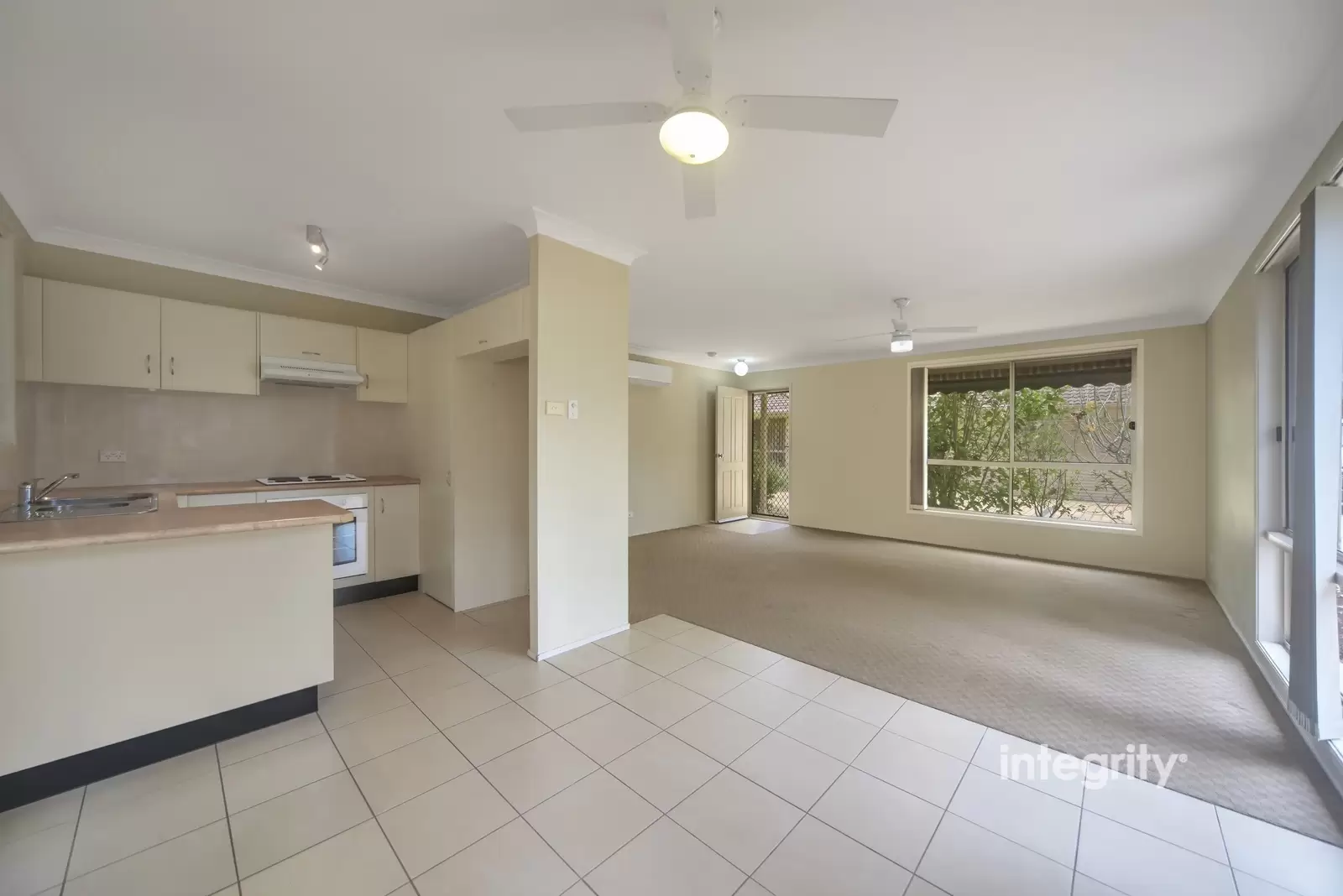 1/76 Hillcrest Avenue, South Nowra Sold by Integrity Real Estate - image 3