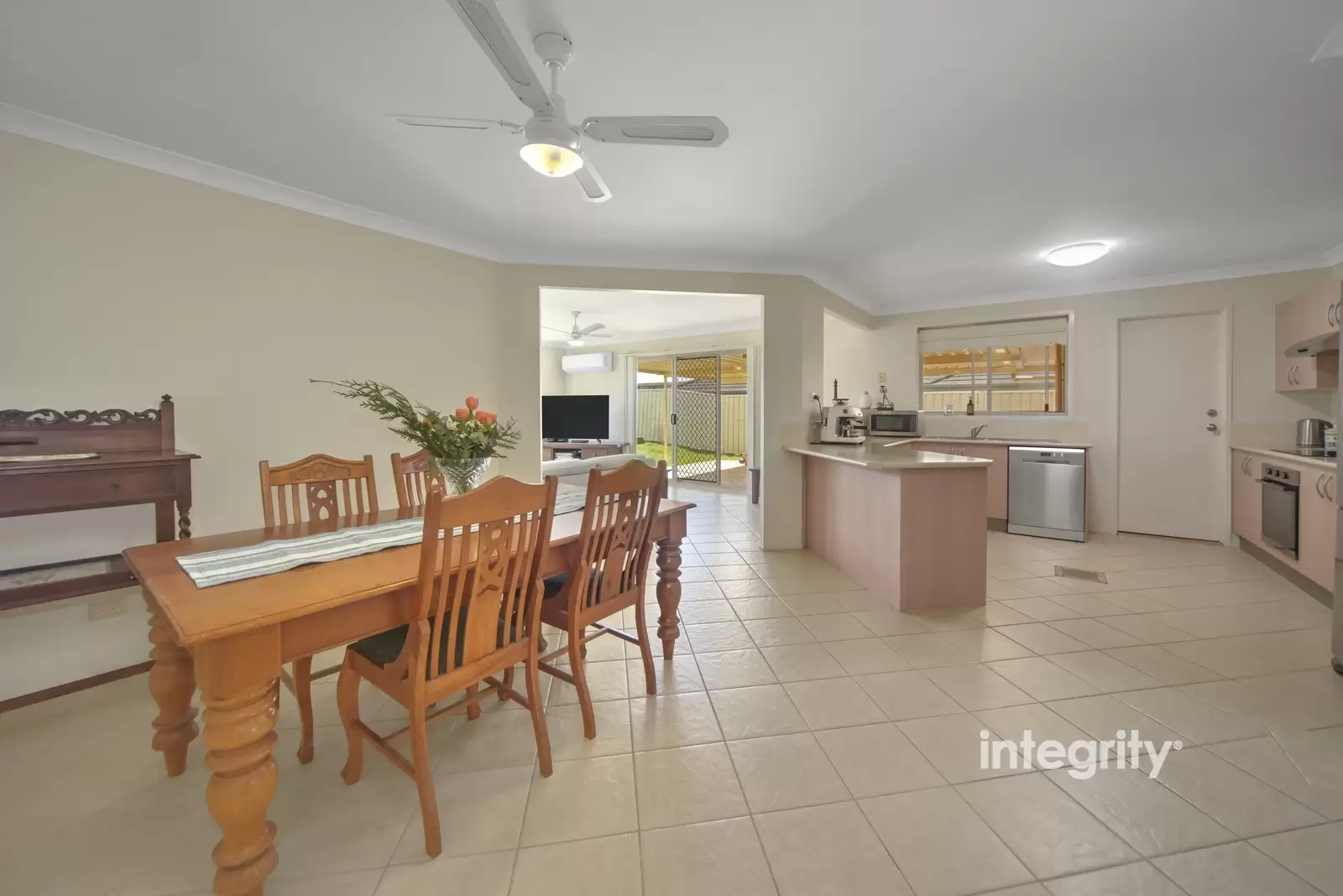 13 Blue Gum Way, North Nowra Sold by Integrity Real Estate - image 2