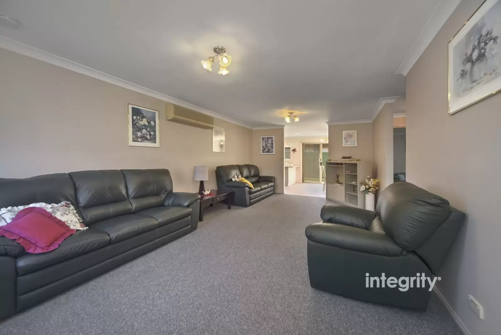 8/56 Brinawarr Street, Bomaderry Sold by Integrity Real Estate - image 5