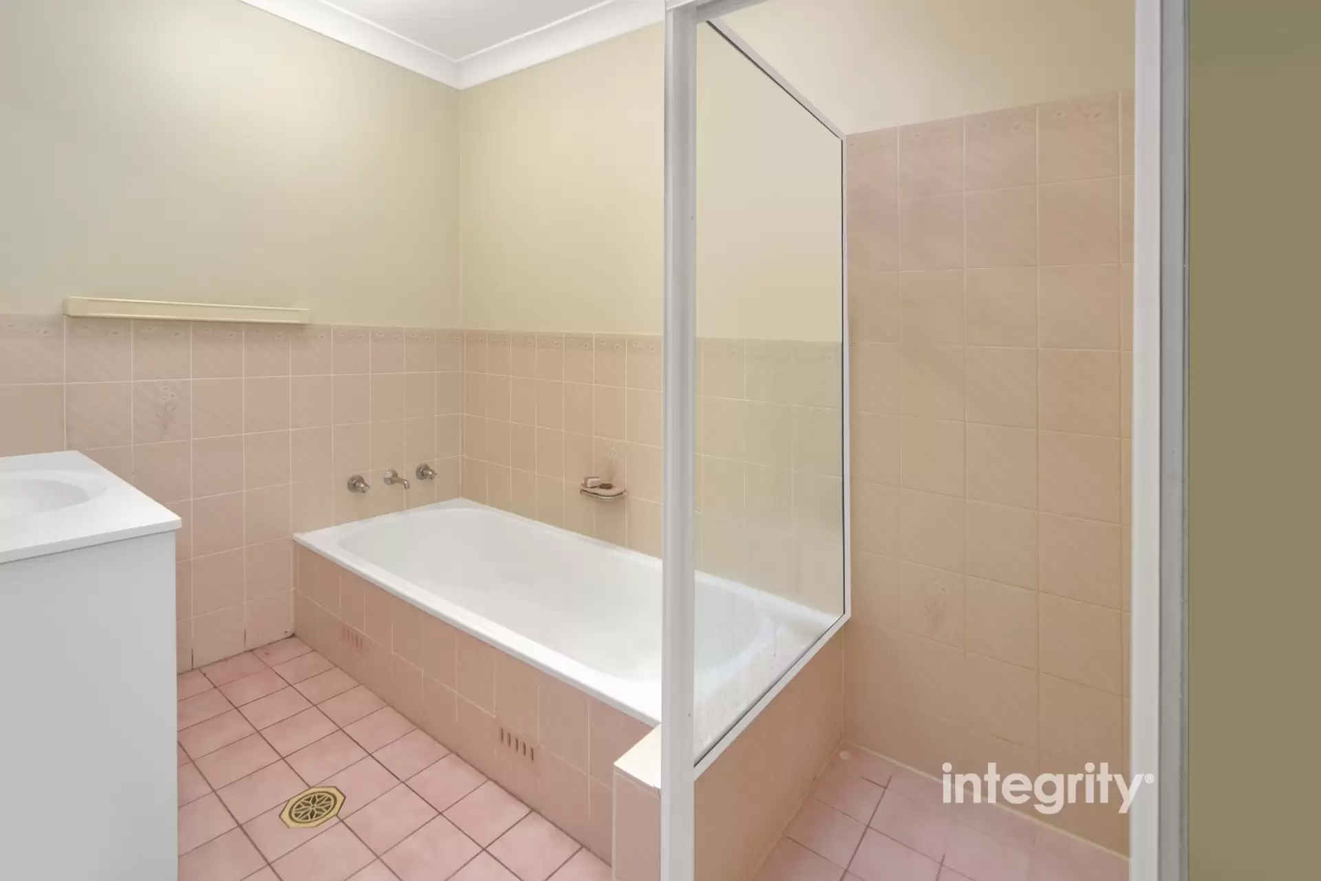 4/65A Page Avenue, North Nowra Sold by Integrity Real Estate - image 5