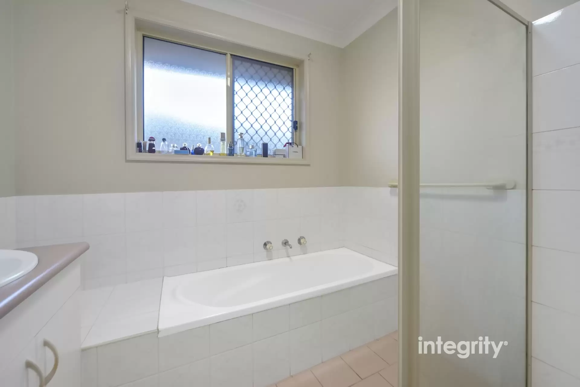 4/67 Brinawarr Street, Bomaderry Sold by Integrity Real Estate - image 5