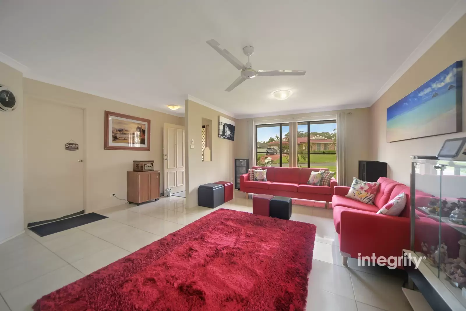 8 Carrington Park Drive, Nowra Sold by Integrity Real Estate - image 3