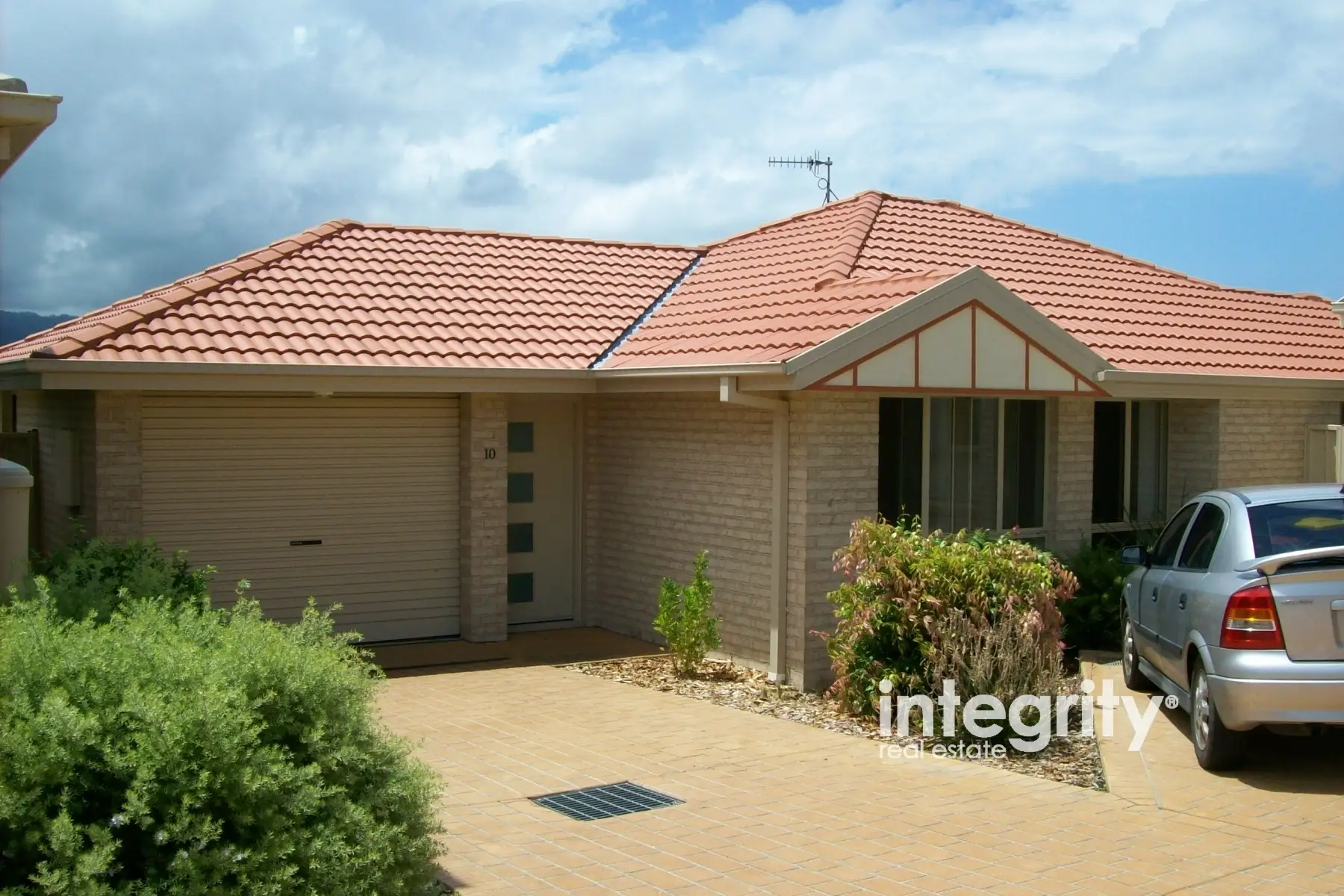 10/8 Meroo Road, Bomaderry Leased by Integrity Real Estate - image 1