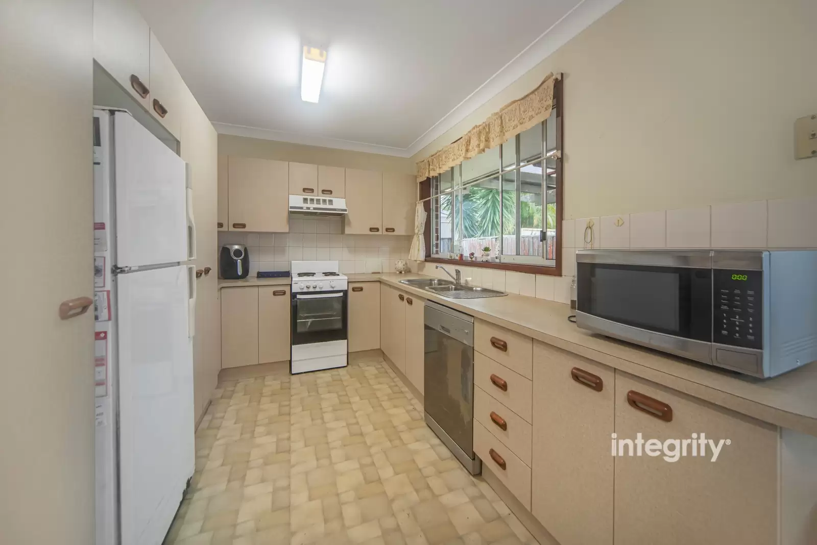 3/2 Brodie Close, Bomaderry For Sale by Integrity Real Estate - image 3