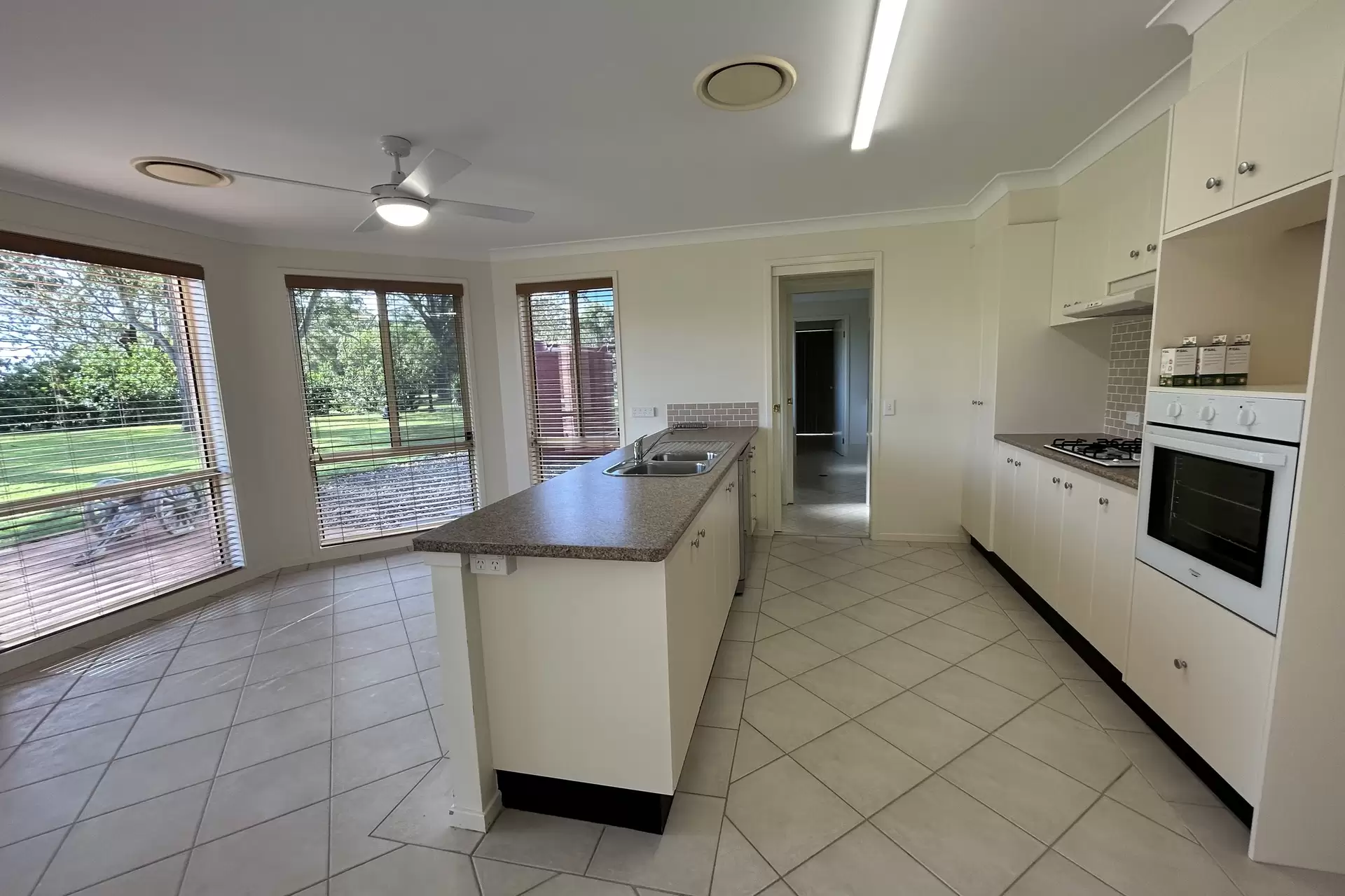 71A Wyanga Crescent, Worrigee Leased by Integrity Real Estate - image 4