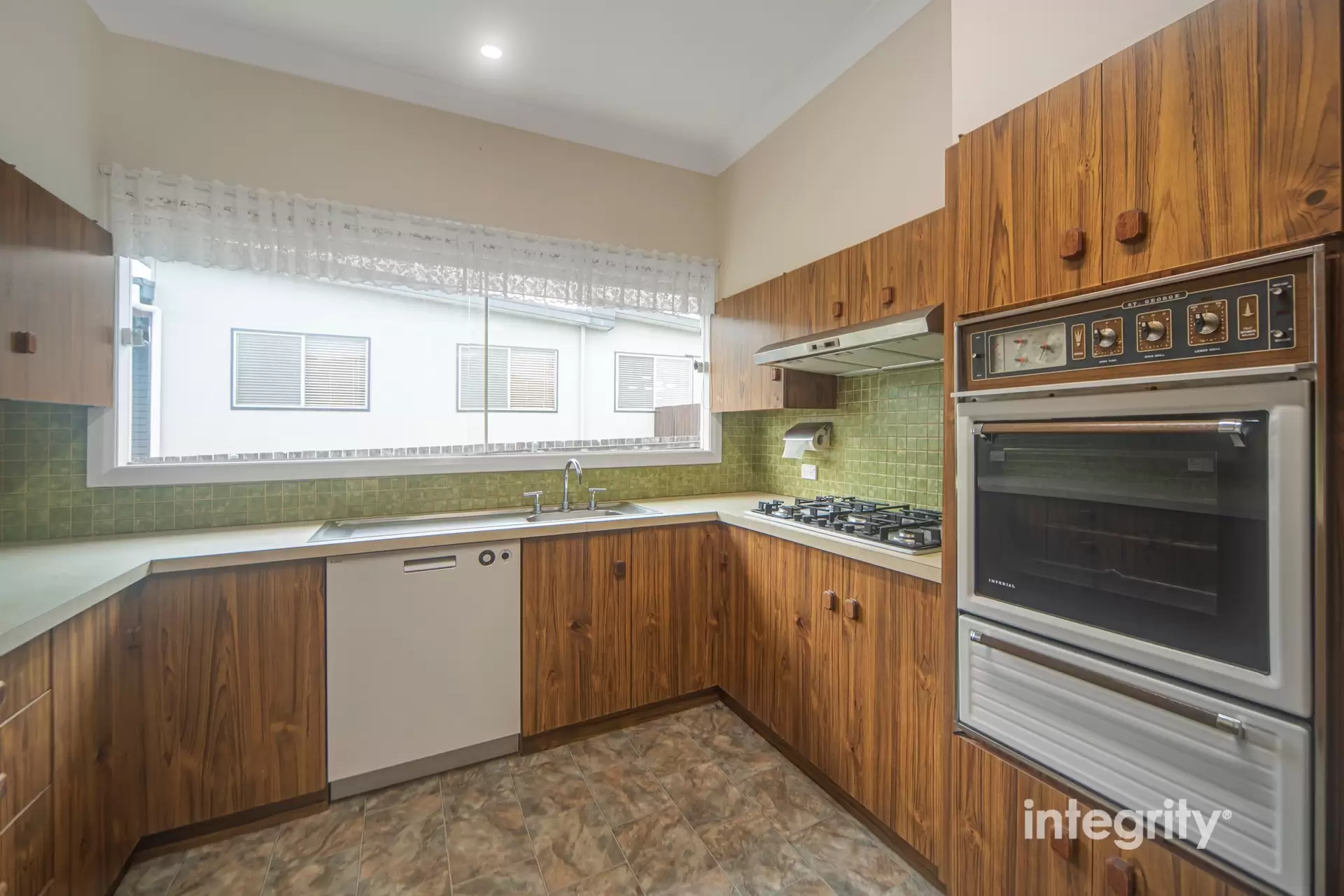 7 Mulgen Crescent, Bomaderry Sold by Integrity Real Estate - image 3