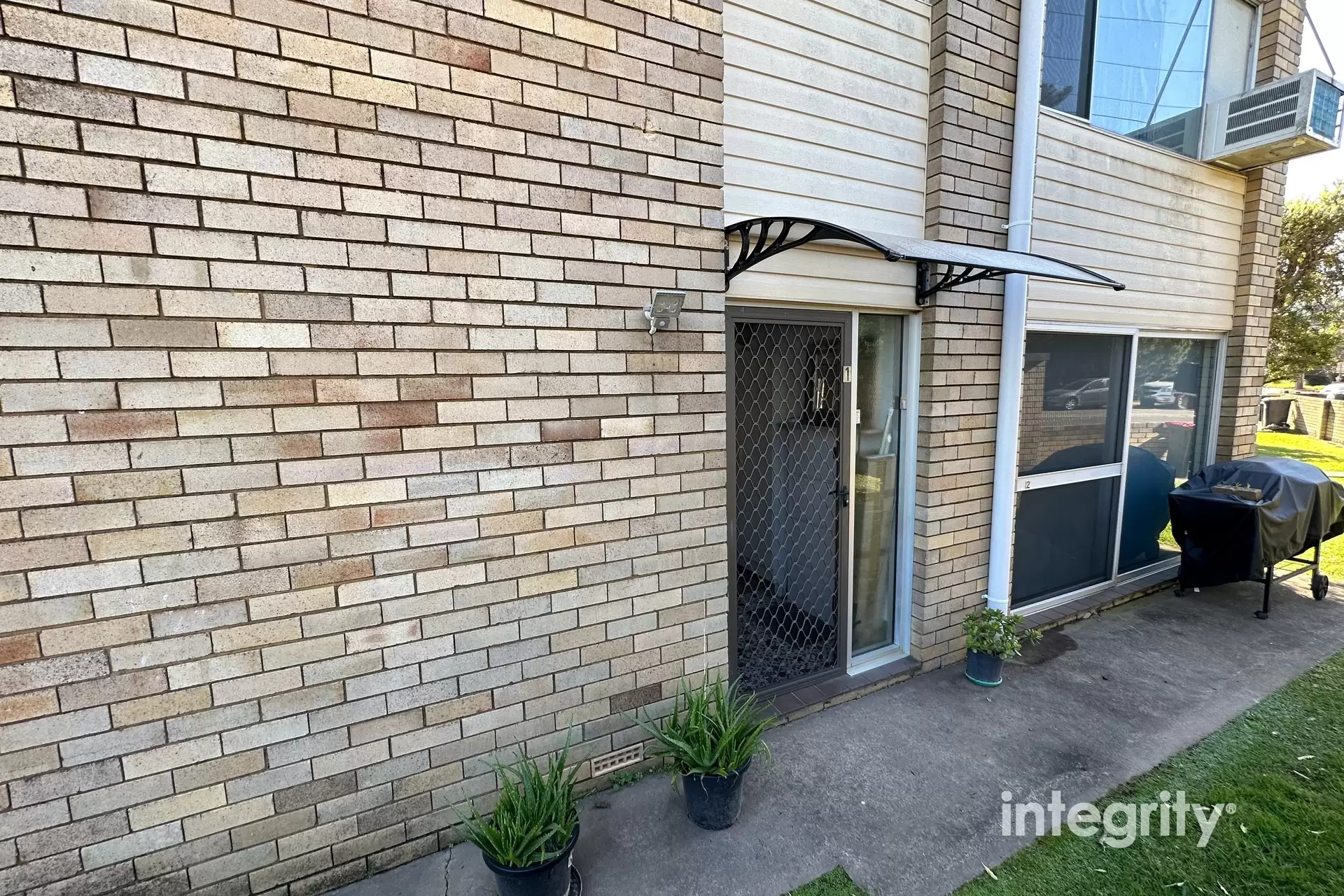 1/109-111 Moss Street, Nowra Leased by Integrity Real Estate - image 1