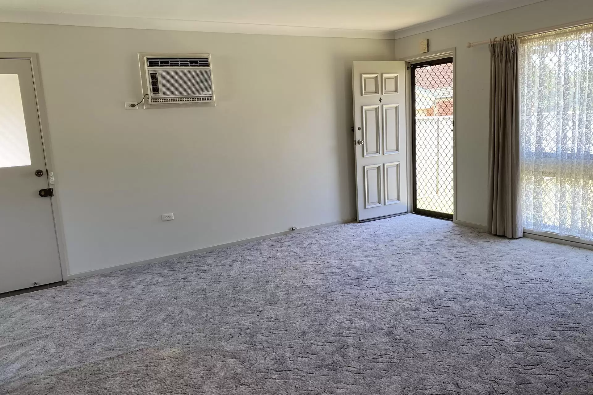 4/2 Campbell Place, Nowra Leased by Integrity Real Estate - image 2