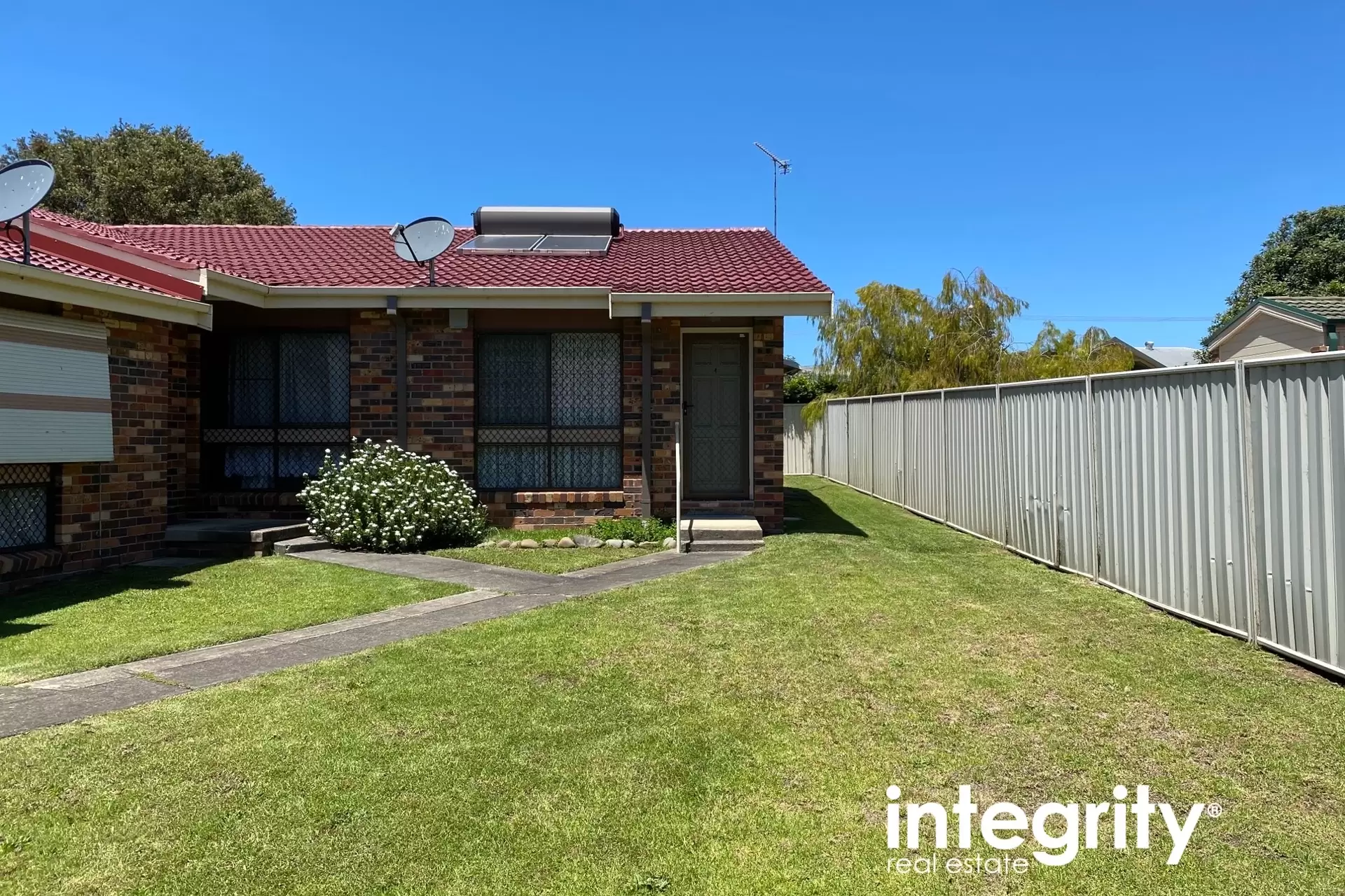 4/2 Campbell Place, Nowra Leased by Integrity Real Estate - image 1