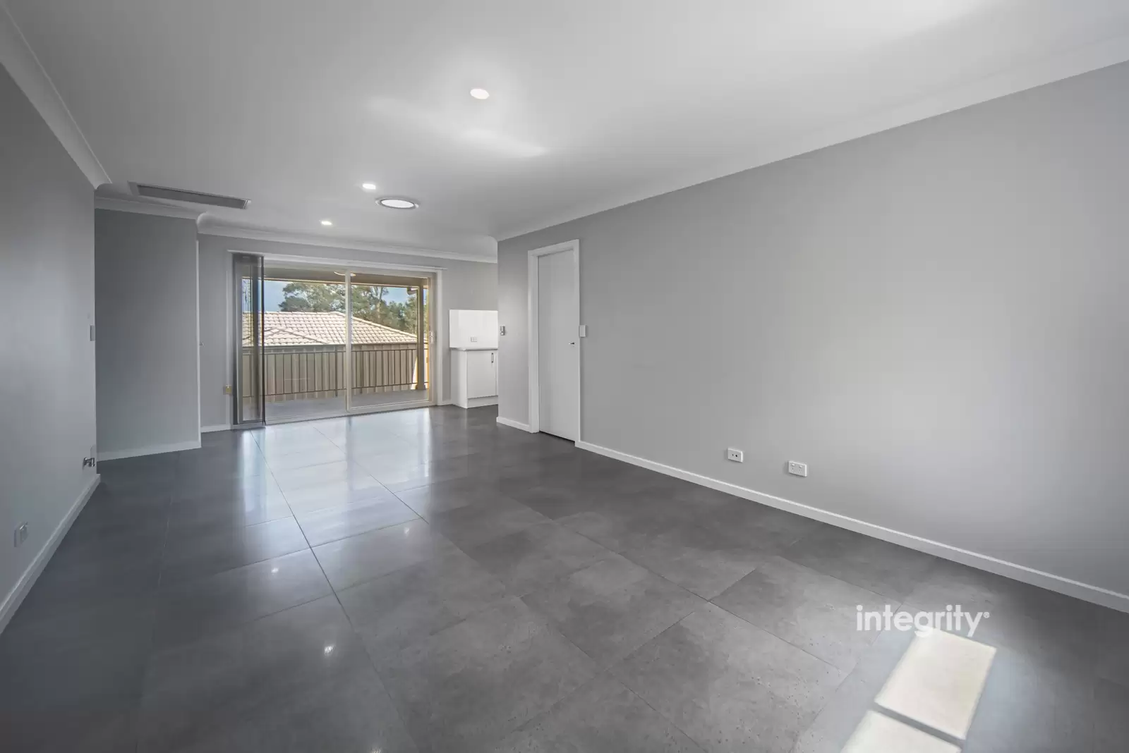 3/19 Sugarwood Road, Worrigee Sold by Integrity Real Estate - image 2