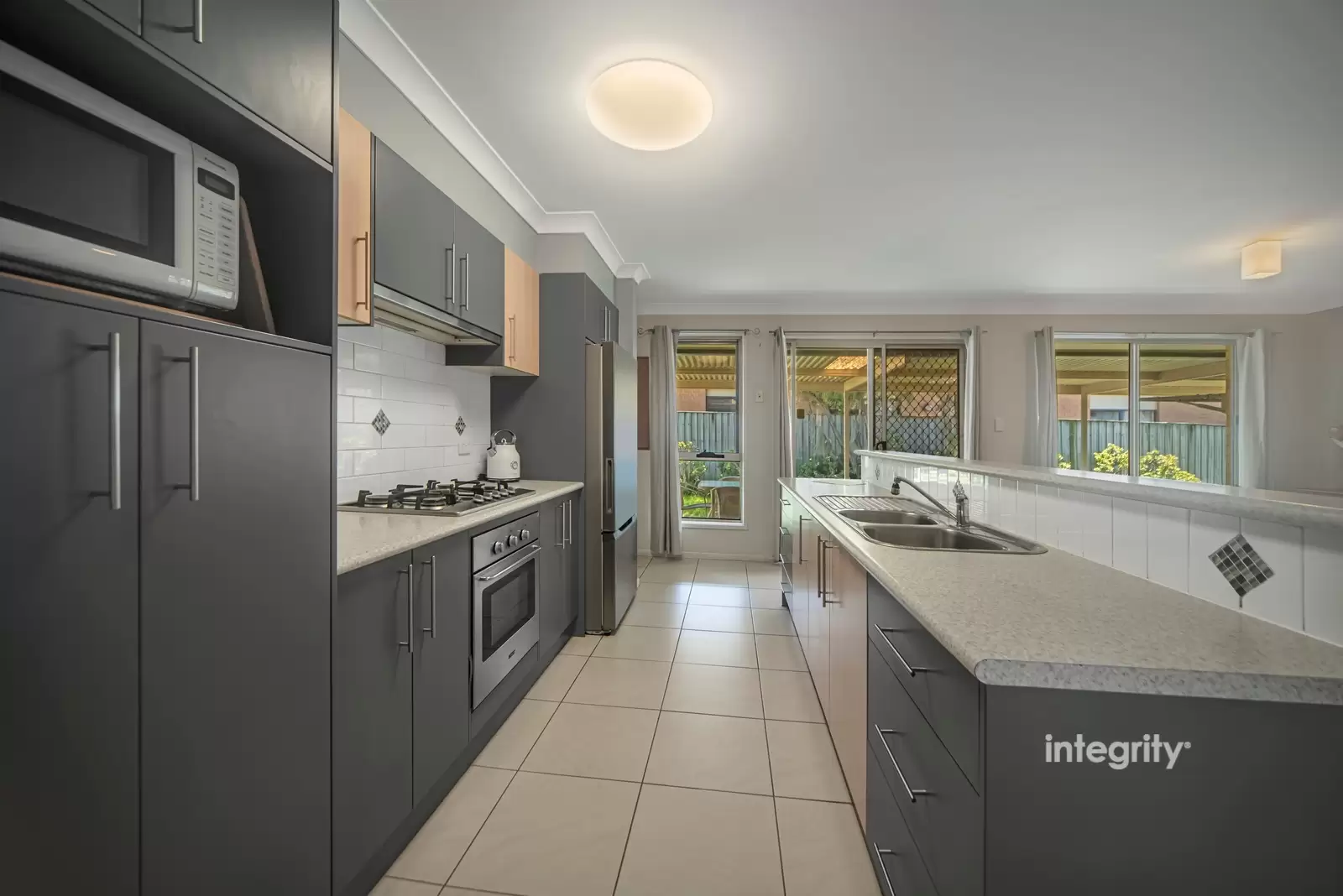 15 Bluewattle Road, Worrigee Sold by Integrity Real Estate - image 2