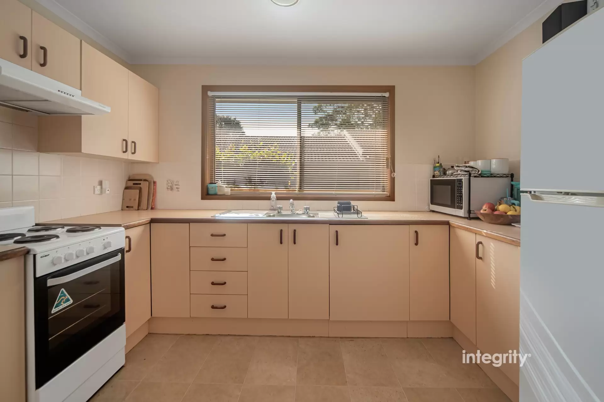 1/6 Carisbrooke Close, Bomaderry For Sale by Integrity Real Estate - image 3