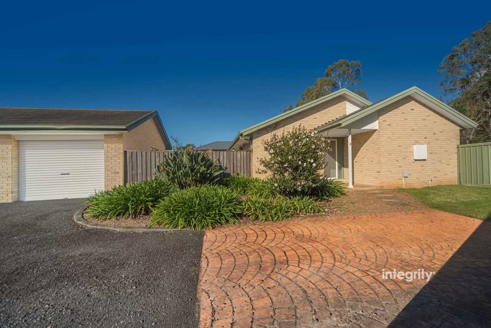 8/50 Hillcrest Avenue, South Nowra For Sale by Integrity Real Estate
