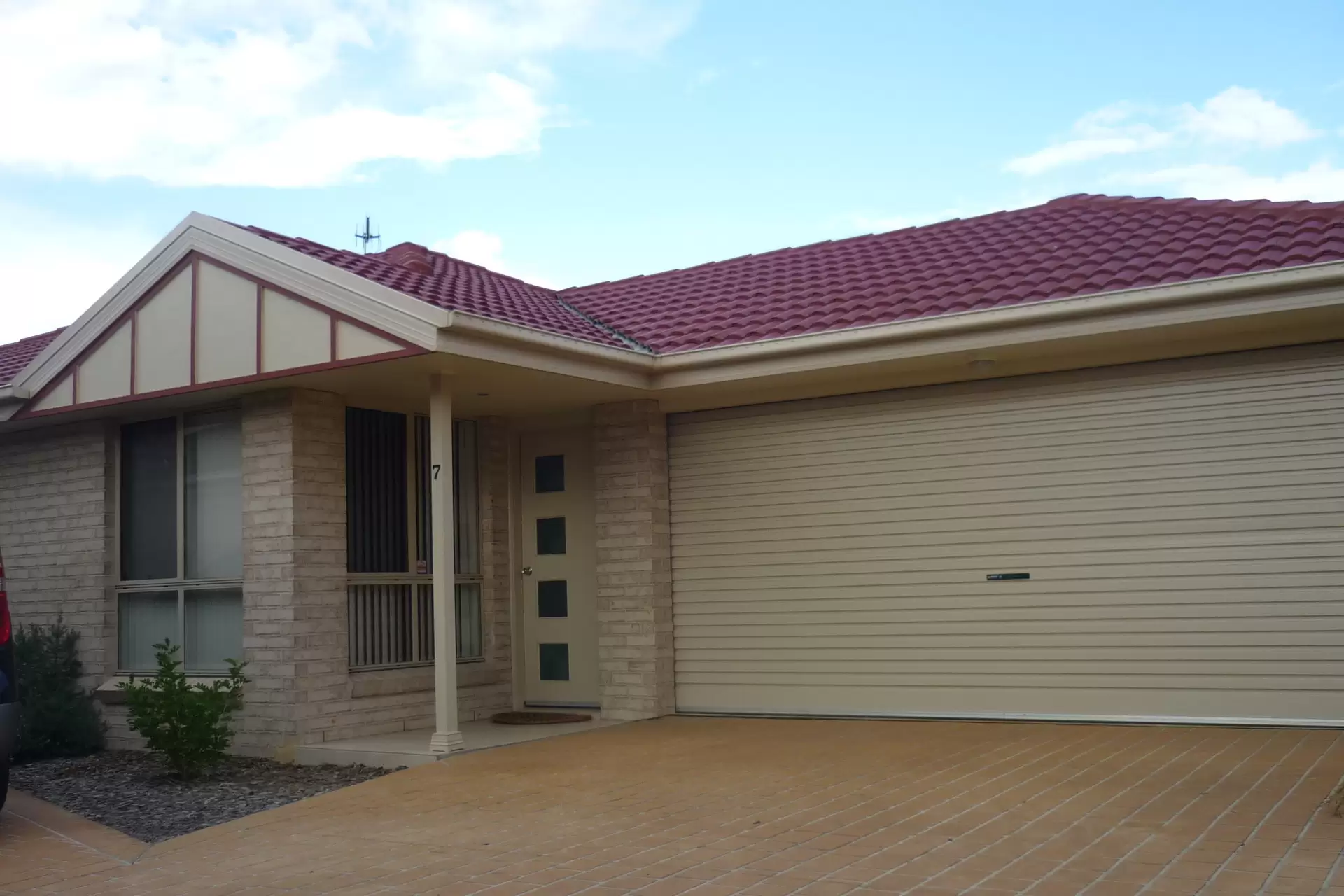 7/8 Meroo Road, Bomaderry For Lease by Integrity Real Estate