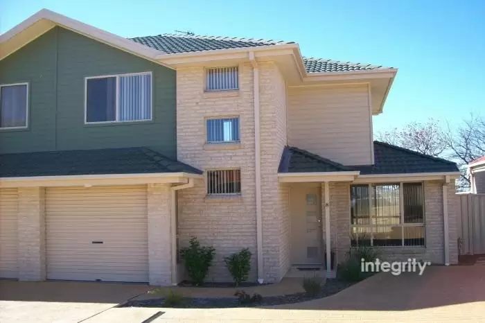 8/8 Meroo Road, Bomaderry For Lease by Integrity Real Estate
