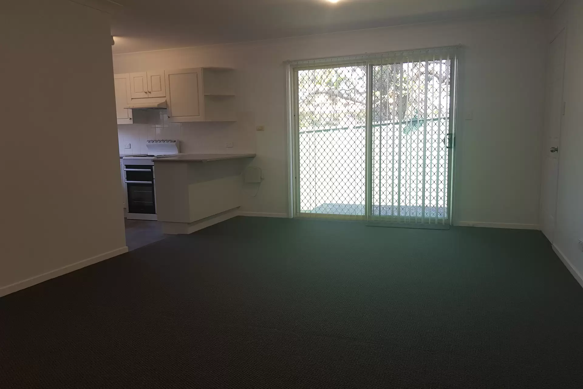 4/190 Kinghorne Street, Nowra Leased by Integrity Real Estate - image 2