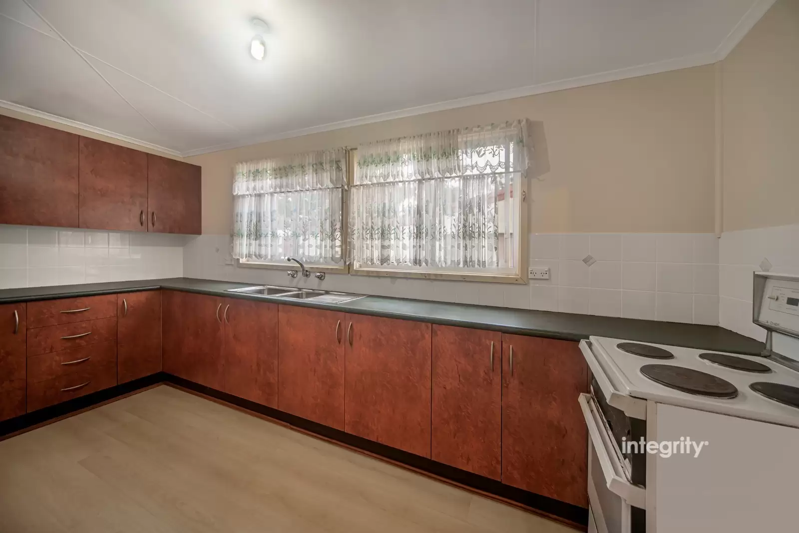 3 Ray Street, Sussex Inlet For Sale by Integrity Real Estate - image 4