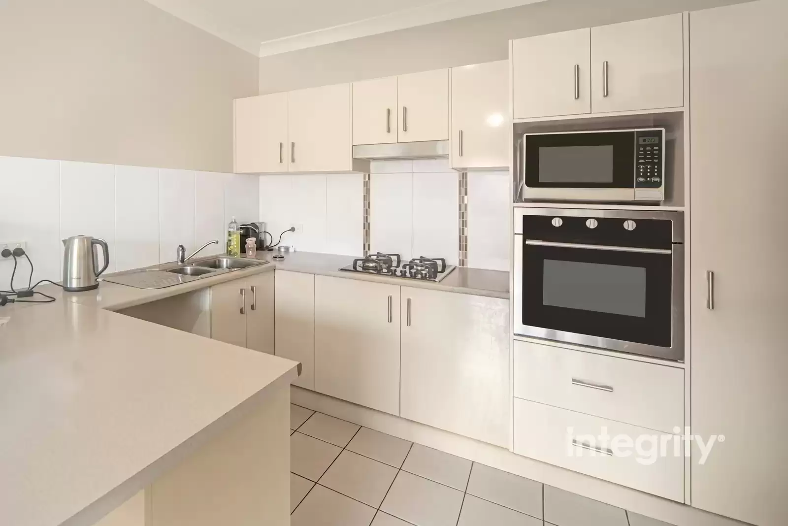 7/14 Hanover Close, South Nowra Leased by Integrity Real Estate - image 2