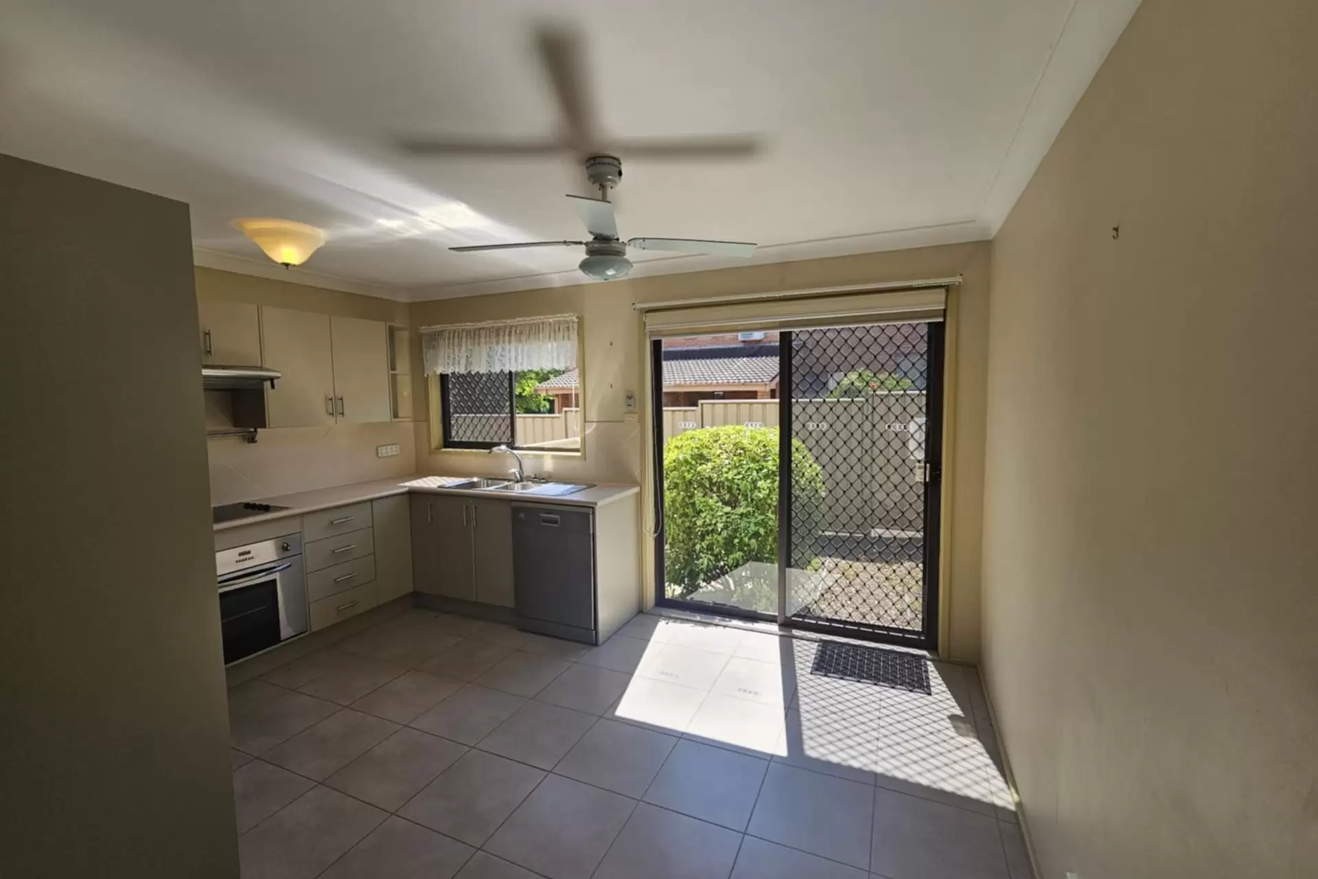 3/6 Campbell Place, Nowra For Lease by Integrity Real Estate - image 3
