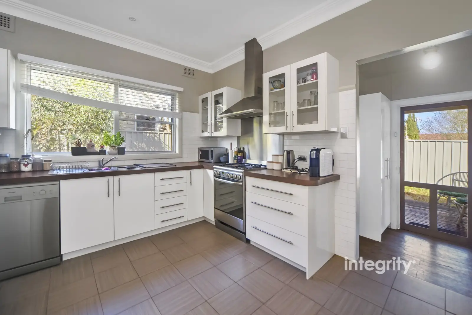 32 Cambewarra Road, Bomaderry Sold by Integrity Real Estate - image 2