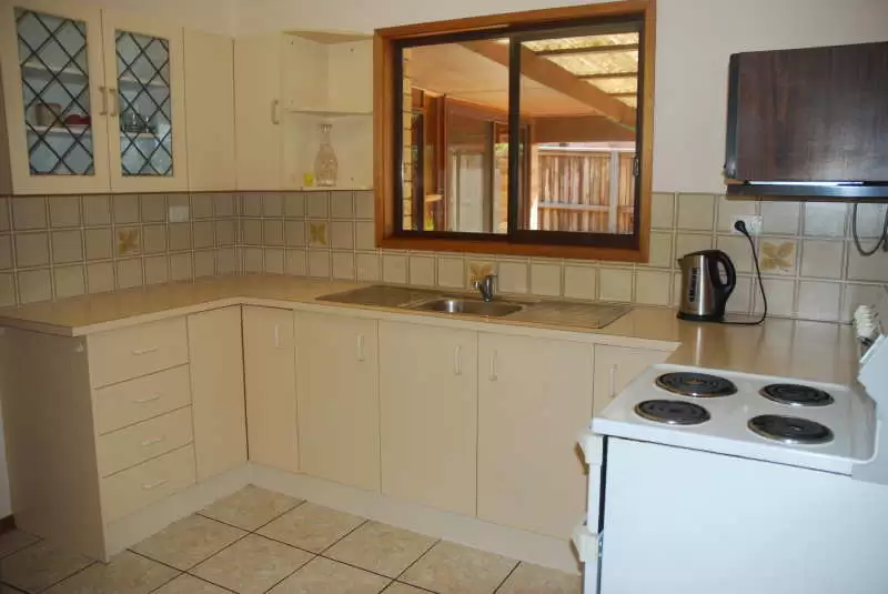 13 Farrelly Place, Bomaderry Leased by Integrity Real Estate - image 3