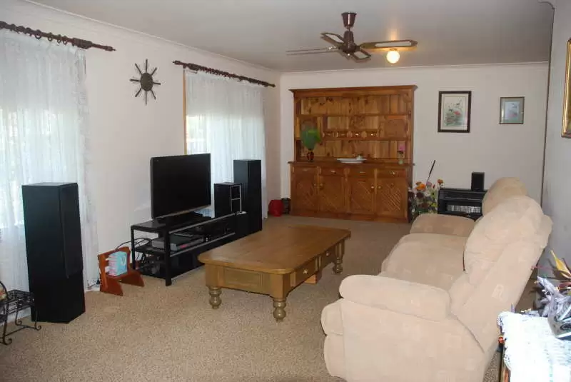 13 Farrelly Place, Bomaderry Leased by Integrity Real Estate - image 2