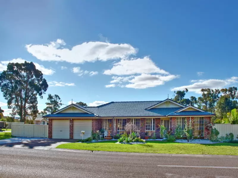 115 Isa Road, Worrigee Sold by Integrity Real Estate - image 1