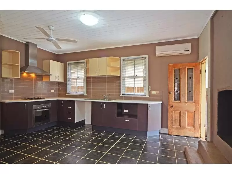 5 Leatham Avenue, Nowra Sold by Integrity Real Estate - image 2