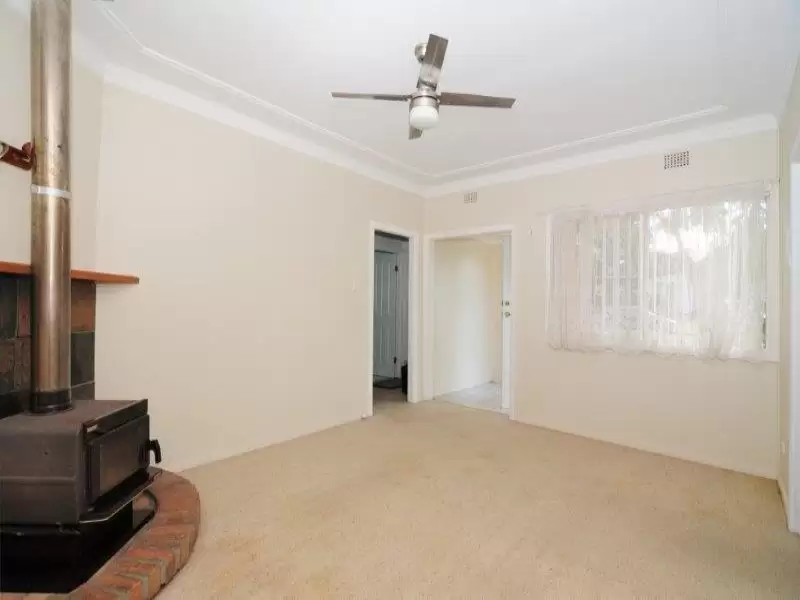 54 Birriley Street, Bomaderry Sold by Integrity Real Estate - image 2