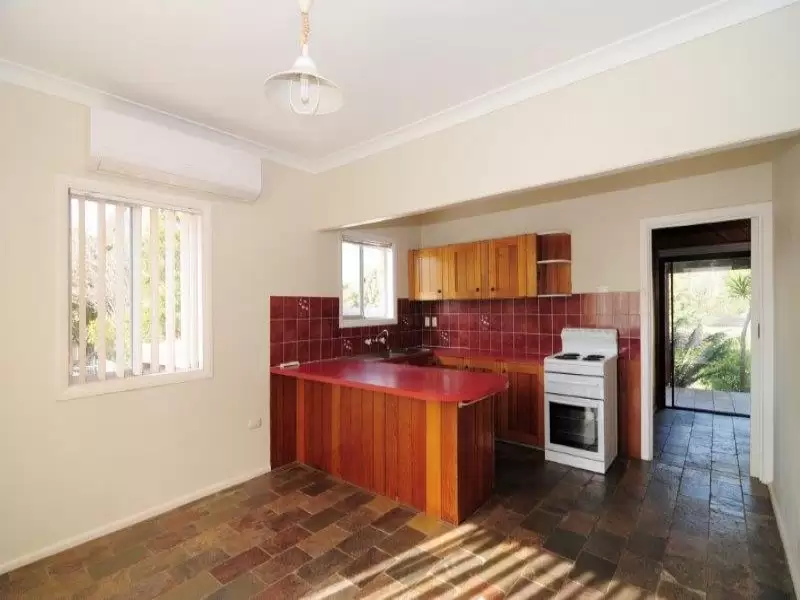 54 Birriley Street, Bomaderry Sold by Integrity Real Estate - image 3