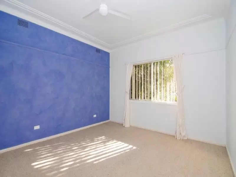 54 Birriley Street, Bomaderry Sold by Integrity Real Estate - image 5