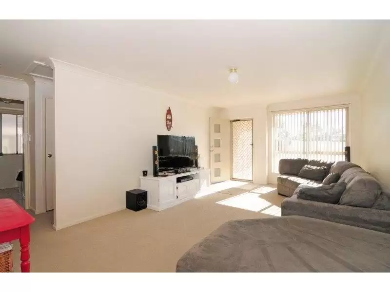 1/73-75 Rayleigh Drive, Worrigee Sold by Integrity Real Estate - image 2